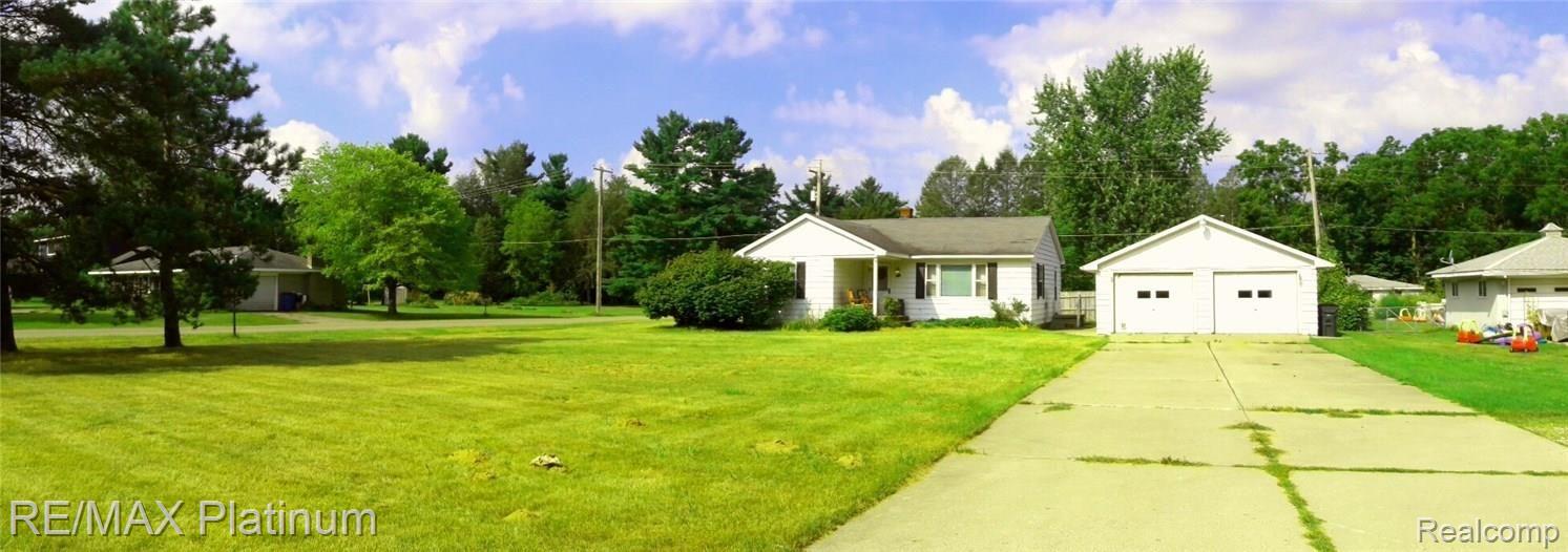 2271 Oak Grove Road Howell, MI 48855 - Photo 1 of 6 20170902_155811.jpg