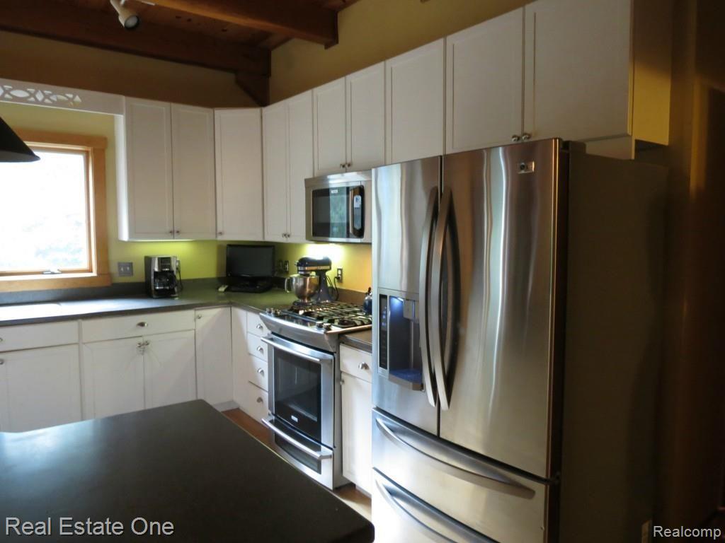 7711 Teahen Road Brighton, MI 48116 - Photo 11 of 49 017.jpg