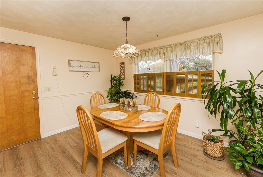 18 John Jay Drive Irondequoit, NY 14617 - Photo 11 of 37