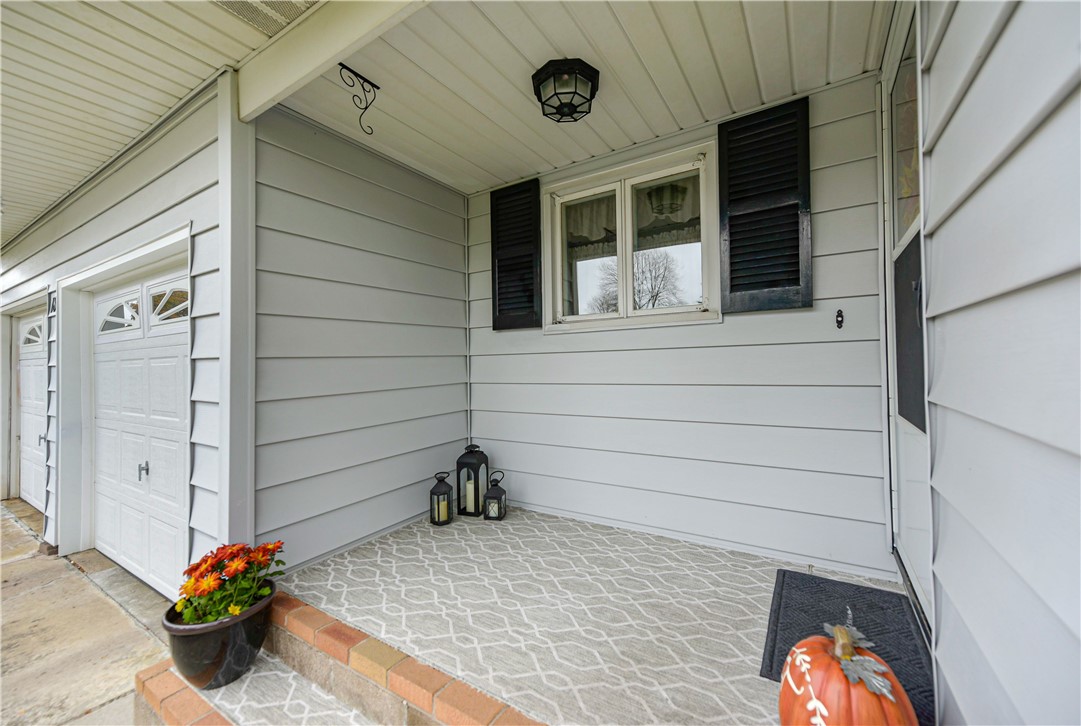 18 John Jay Drive Irondequoit, NY 14617 - Photo 4 of 37