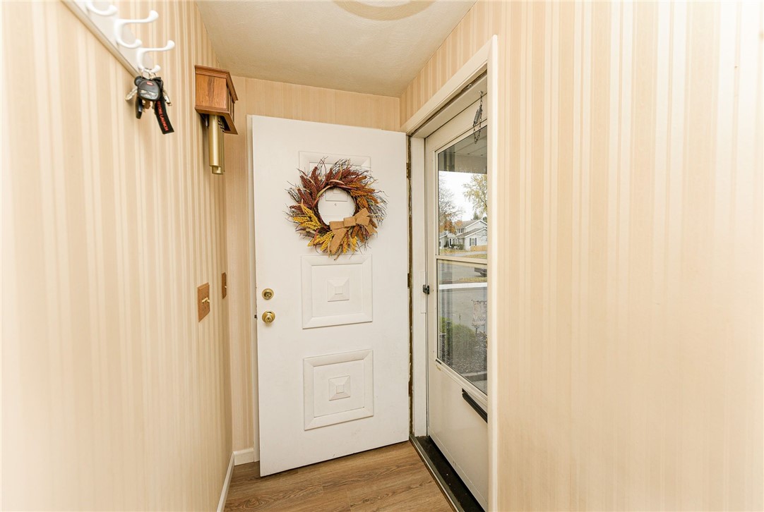 18 John Jay Drive Irondequoit, NY 14617 - Photo 6 of 37