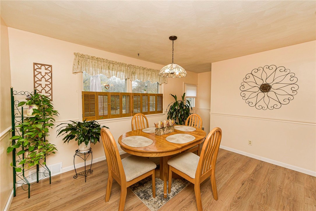 18 John Jay Drive Irondequoit, NY 14617 - Photo 10 of 37