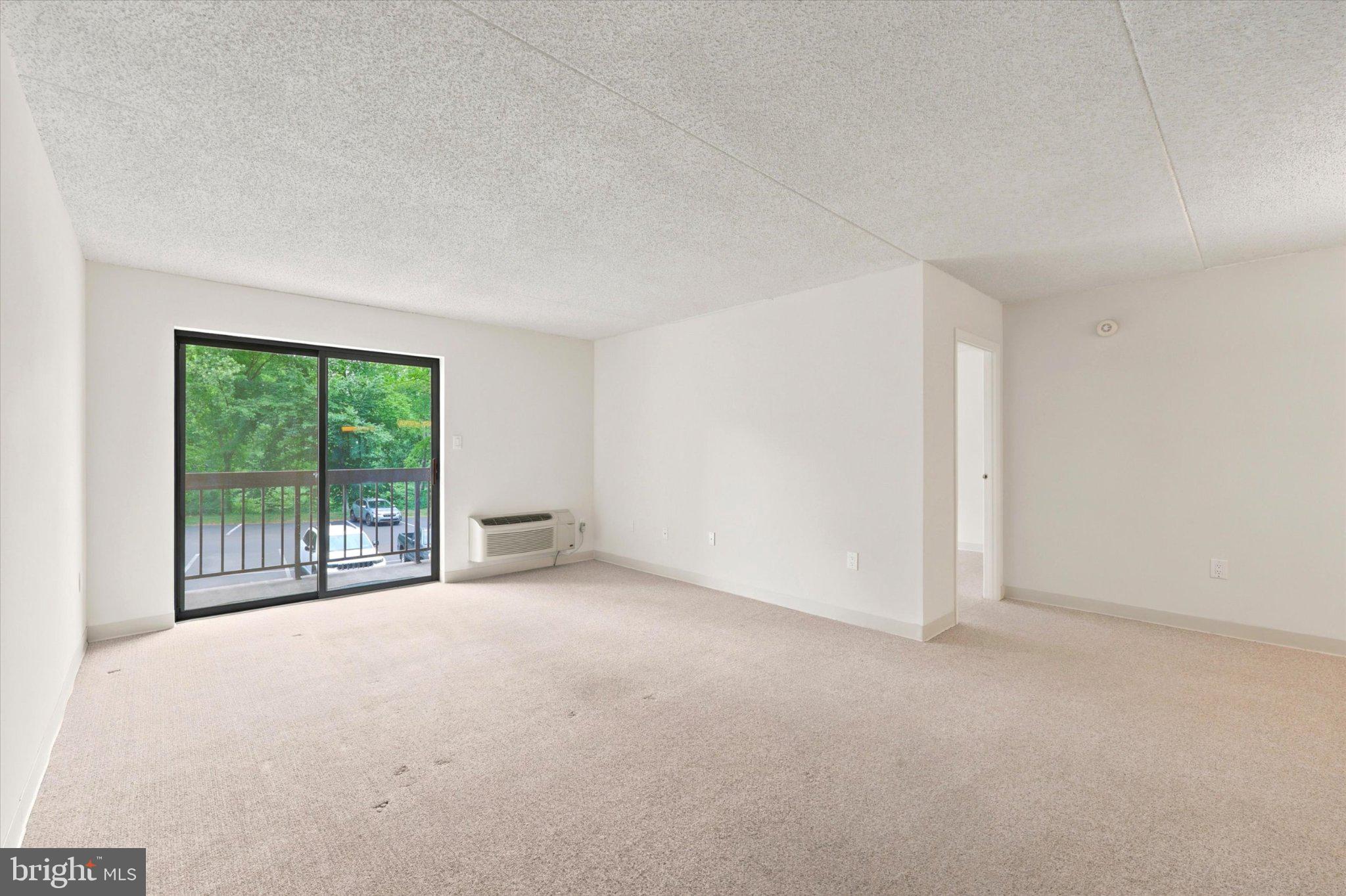 800 Avondale Road, Unit 2K Wallingford, PA 19086 - Photo 20 of 44 Spacious room with natural light.