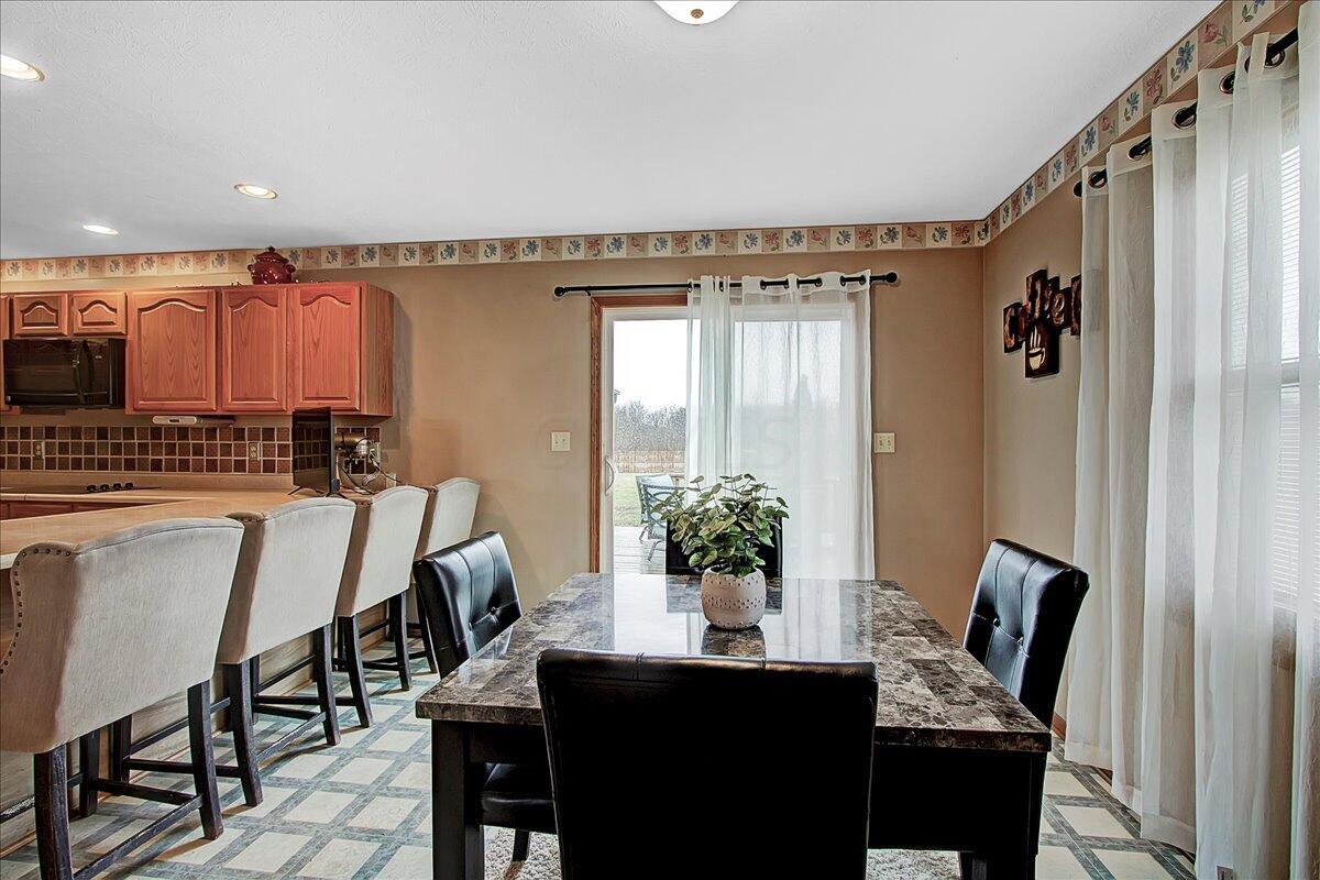 693 Lippincott Road Urbana, OH 43078 - Photo 17 of 50 17-IMG_4068_69_70