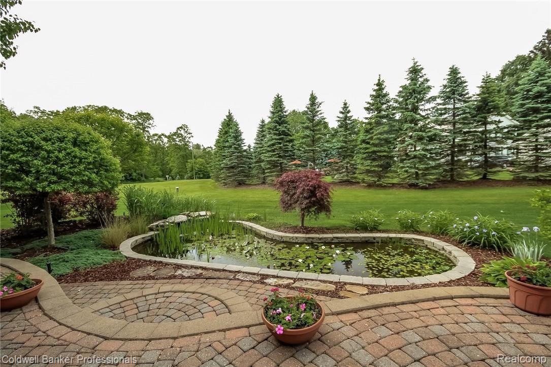 6450 Kennesaw Road Canton, MI 48187 - Photo 21 of 43 Custom Crimboli Landscaping