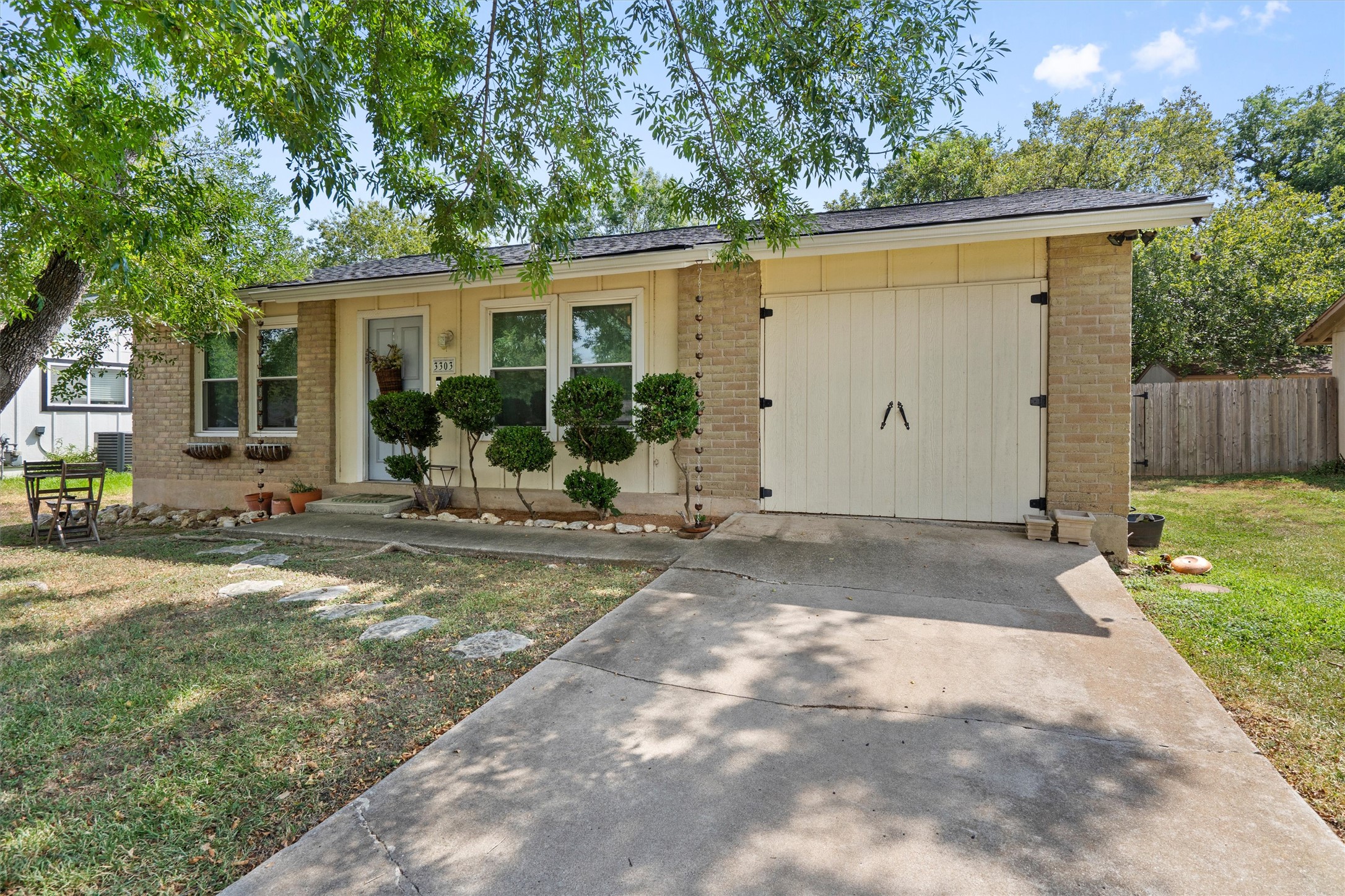 3303 Plantation Road Austin, TX 78745 - Photo 3 of 33 Gallery Image 3