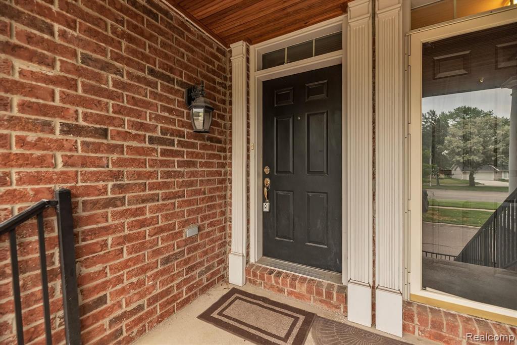 16810 Farmington Road Livonia, MI 48154 - Photo 6 of 41