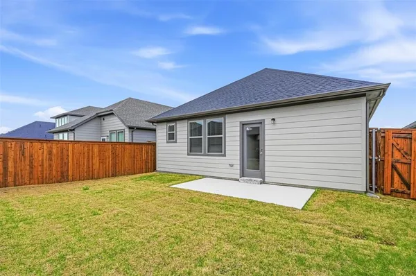 $1,775 | 3711 White Rock Drive, Farmersville, TX 75442