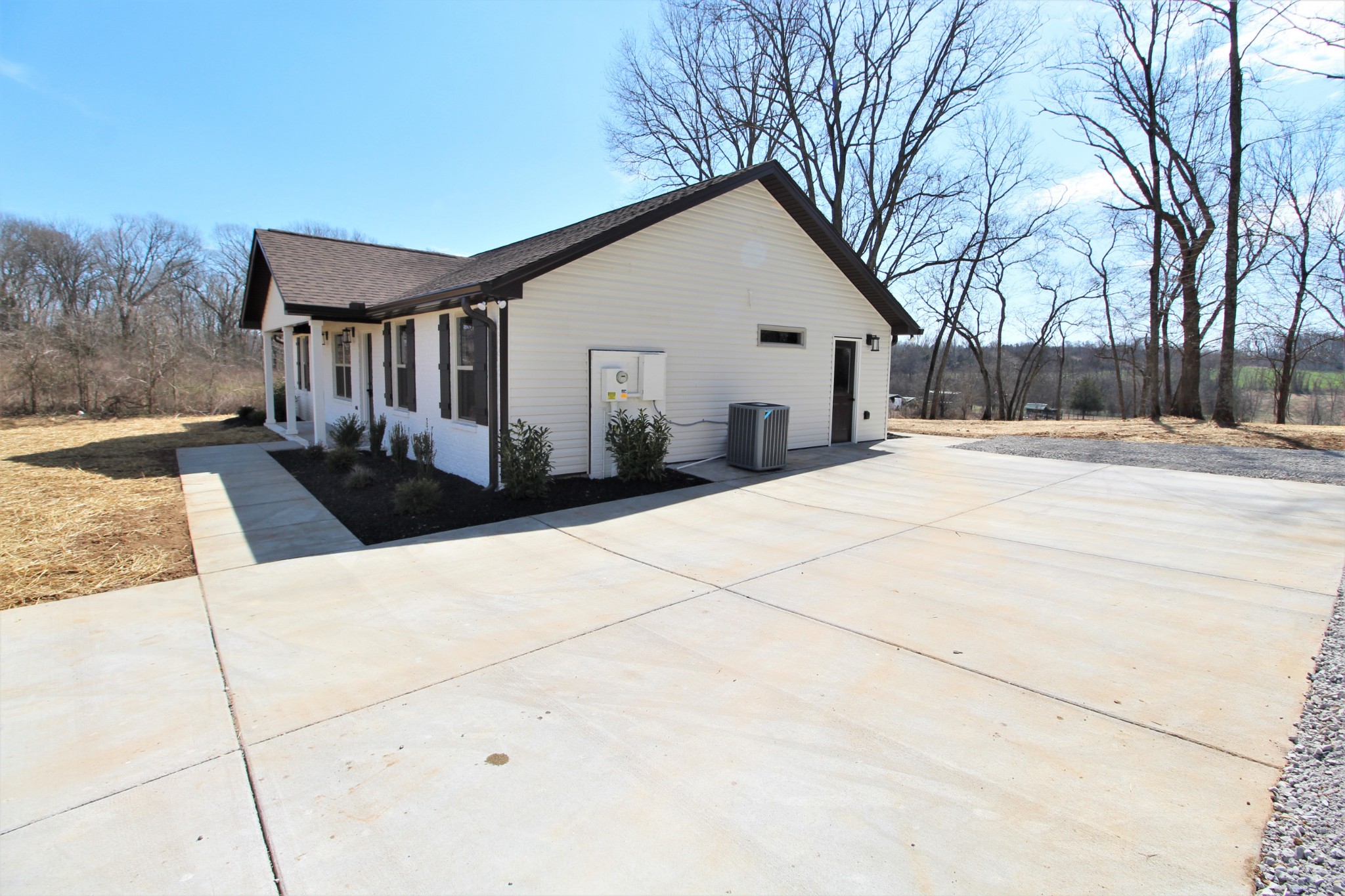 554 Governor Hall Road Castalian Springs, TN 37031 - Photo 3 of 17 Gallery Image 3