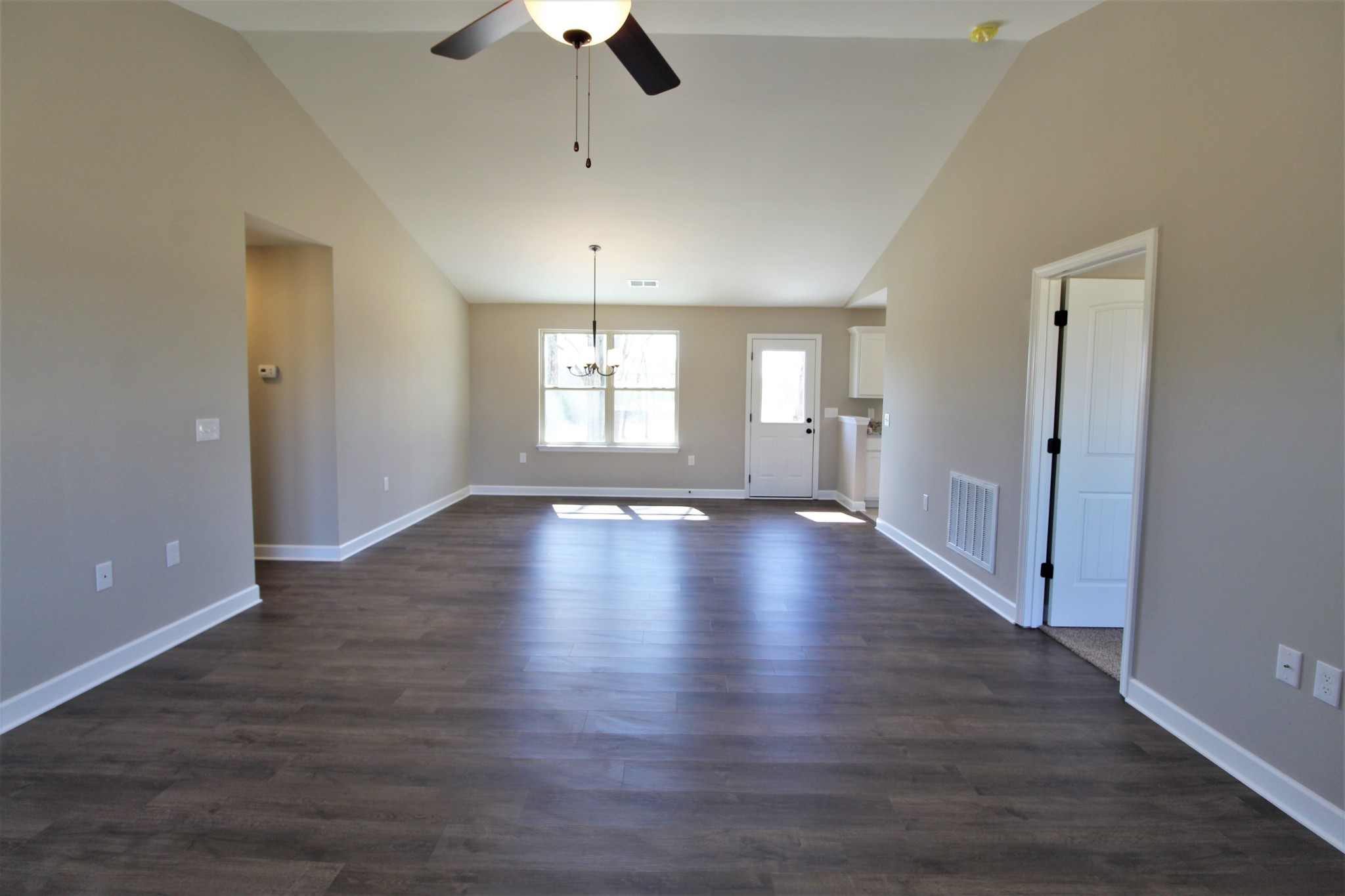 554 Governor Hall Road Castalian Springs, TN 37031 - Photo 4 of 17 Gallery Image 4