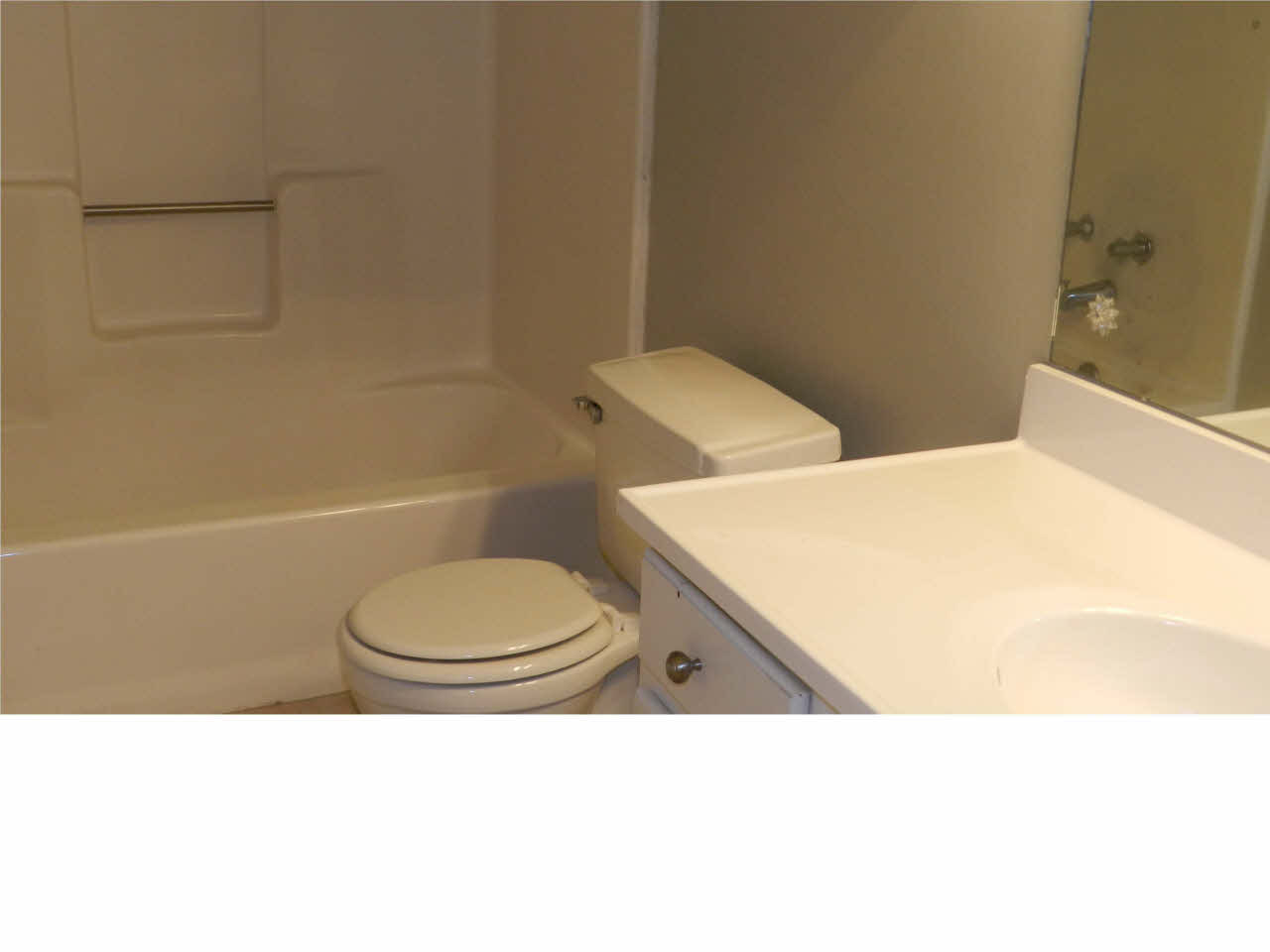 145 Cumberland Road, Unit A Brandon, MS 39047 - Photo 9 of 15 Guest Bath