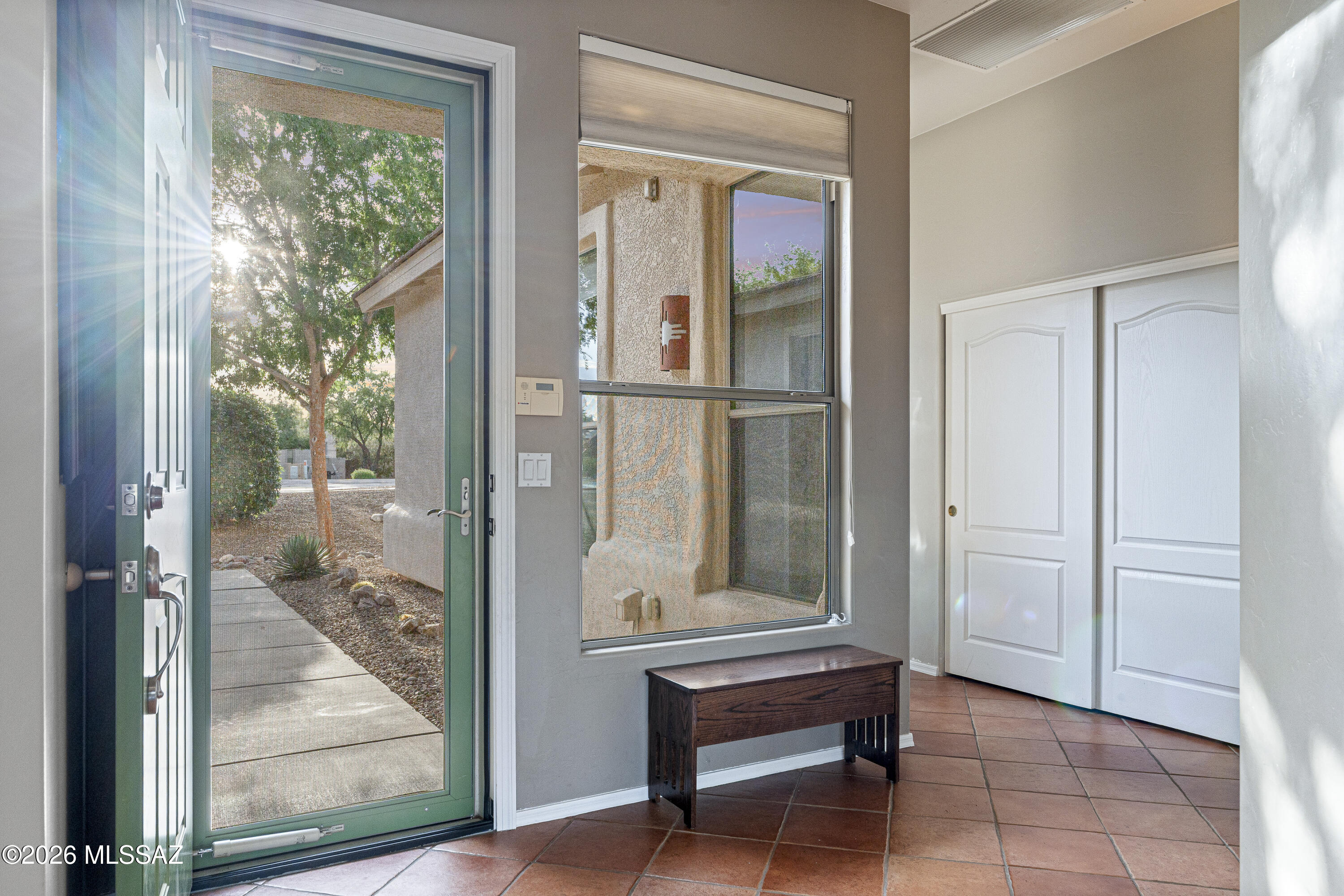 11770 North Copper Ridge Place Tucson, AZ 85737 - Photo 4 of 45 06-Foyer
