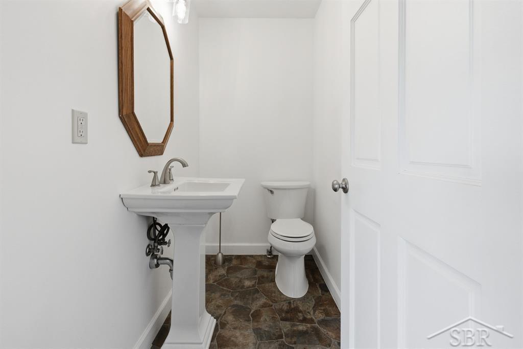 1804 Midland Road Bay City, MI 48706 - Photo 10 of 26