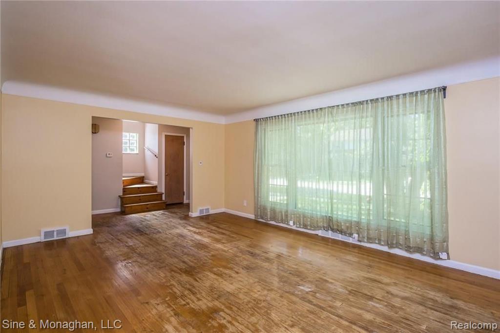 1766 Newcastle Road Grosse Pointe, MI 48236 - Photo 4 of 39