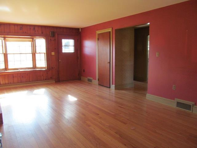 141 Ford Quint Road North Berwick, ME 03906 - Photo 9 of 32 Sunny-Spacious living room with...