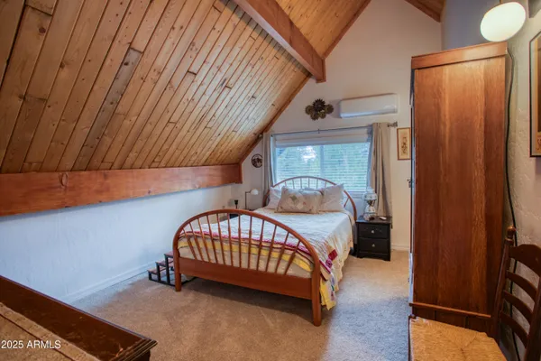 $469,000 | 1912 Little Doe Trail, Overgaard, AZ 85933