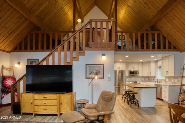 $469,000 | 1912 Little Doe Trail, Overgaard, AZ 85933