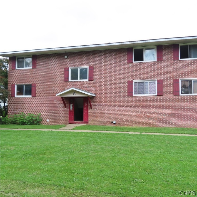 1427 Oneida Street Utica, NY 13501 - Photo 5 of 37