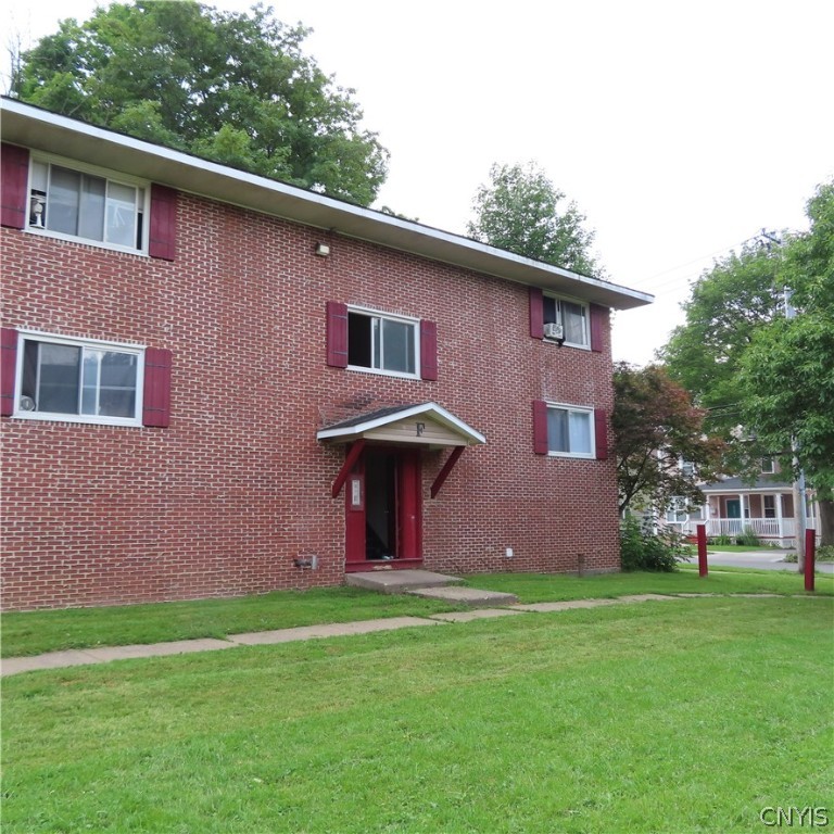 1427 Oneida Street Utica, NY 13501 - Photo 9 of 37