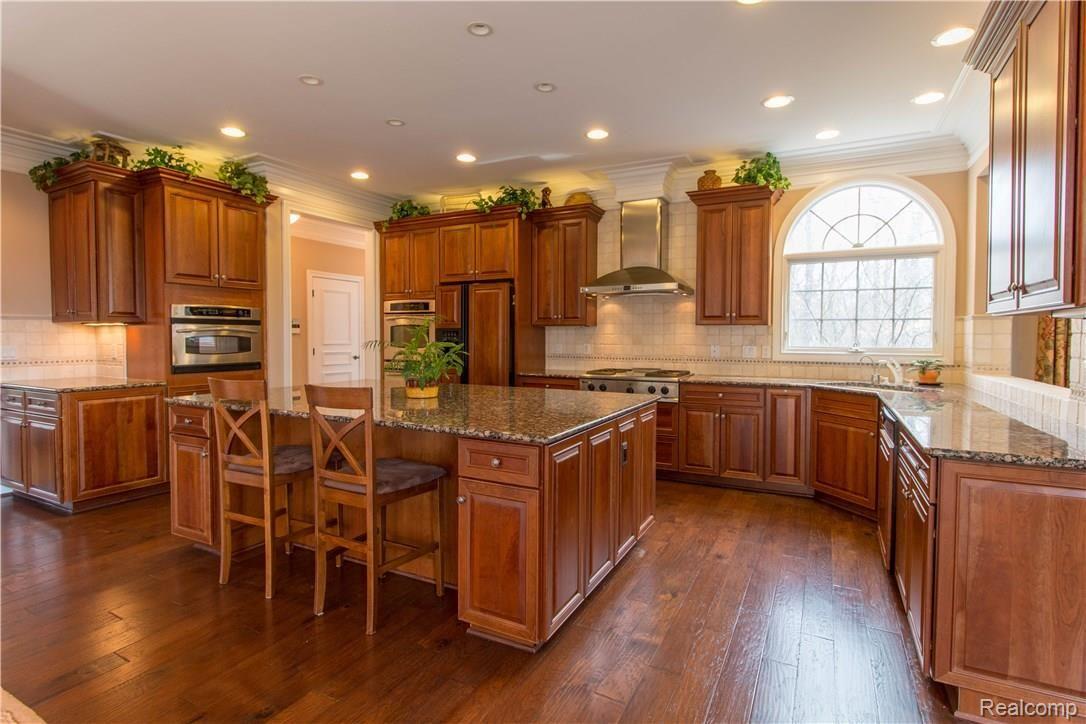 175 Devon Road Bloomfield Hills, MI 48302 - Photo 15 of 38 Kitchen