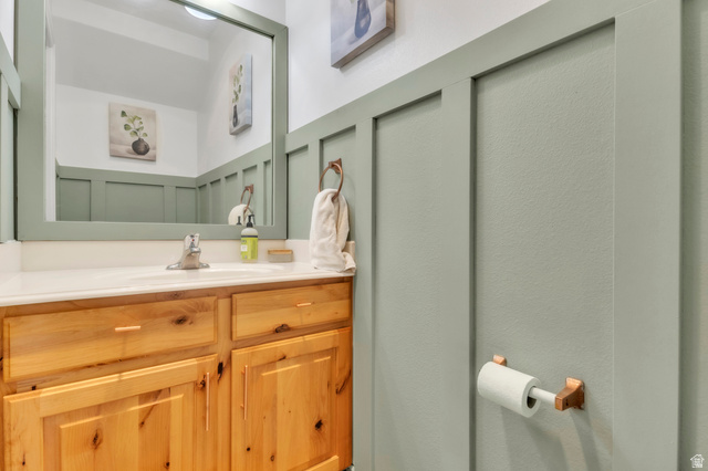 814 North 175 East Springville, UT 84663 - Photo 8 of 18 Bathroom with vanity