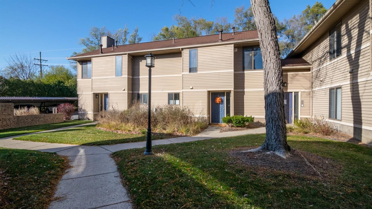 225 Briarcrest Drive, Unit 198 Ann Arbor, MI 48104 - Photo 1 of 35 Photo 1