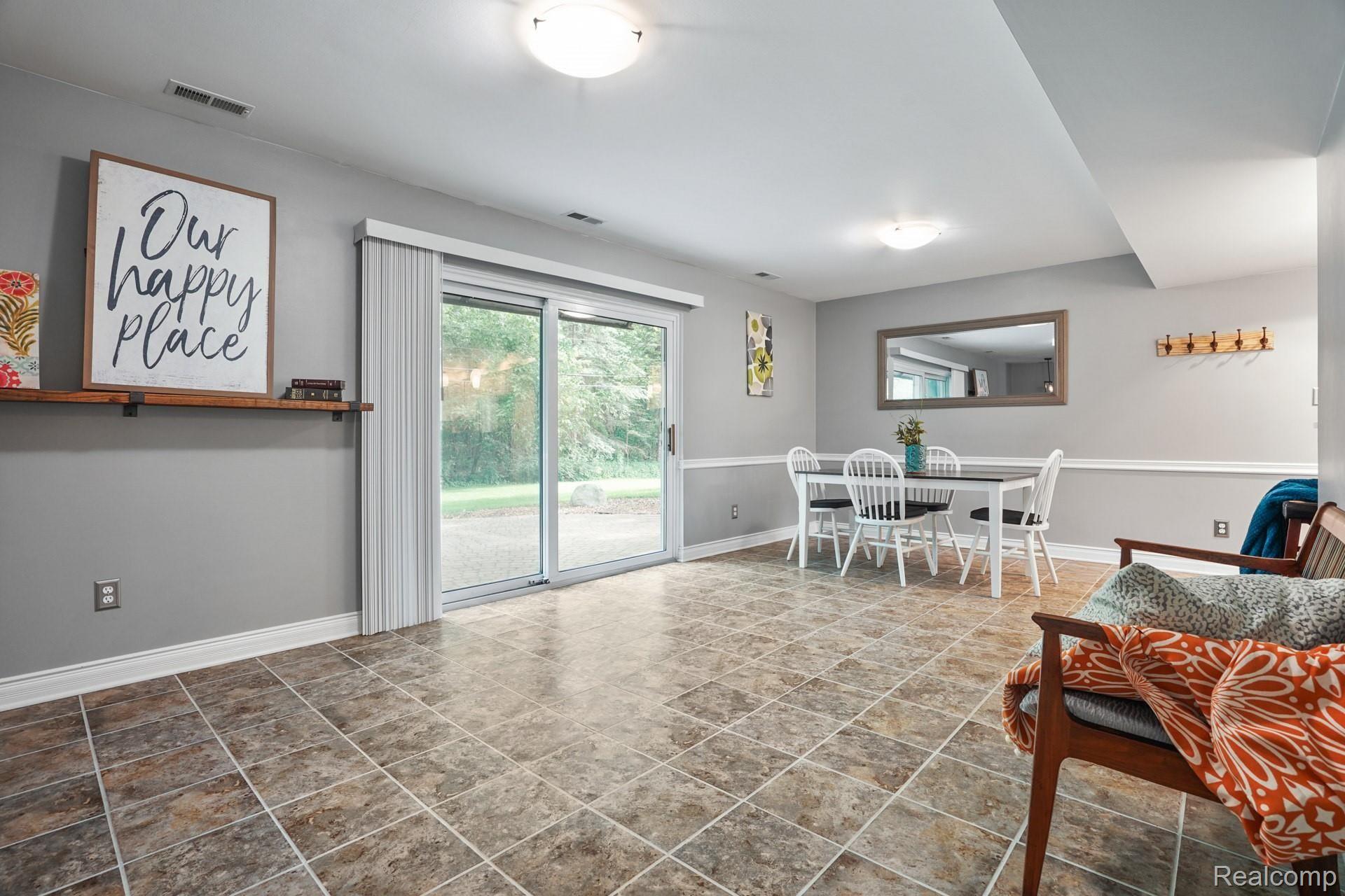 1162 Peveril Road Bloomfield Hills, MI 48304 - Photo 11 of 34 1162-Peveril-Rd-11.jpg