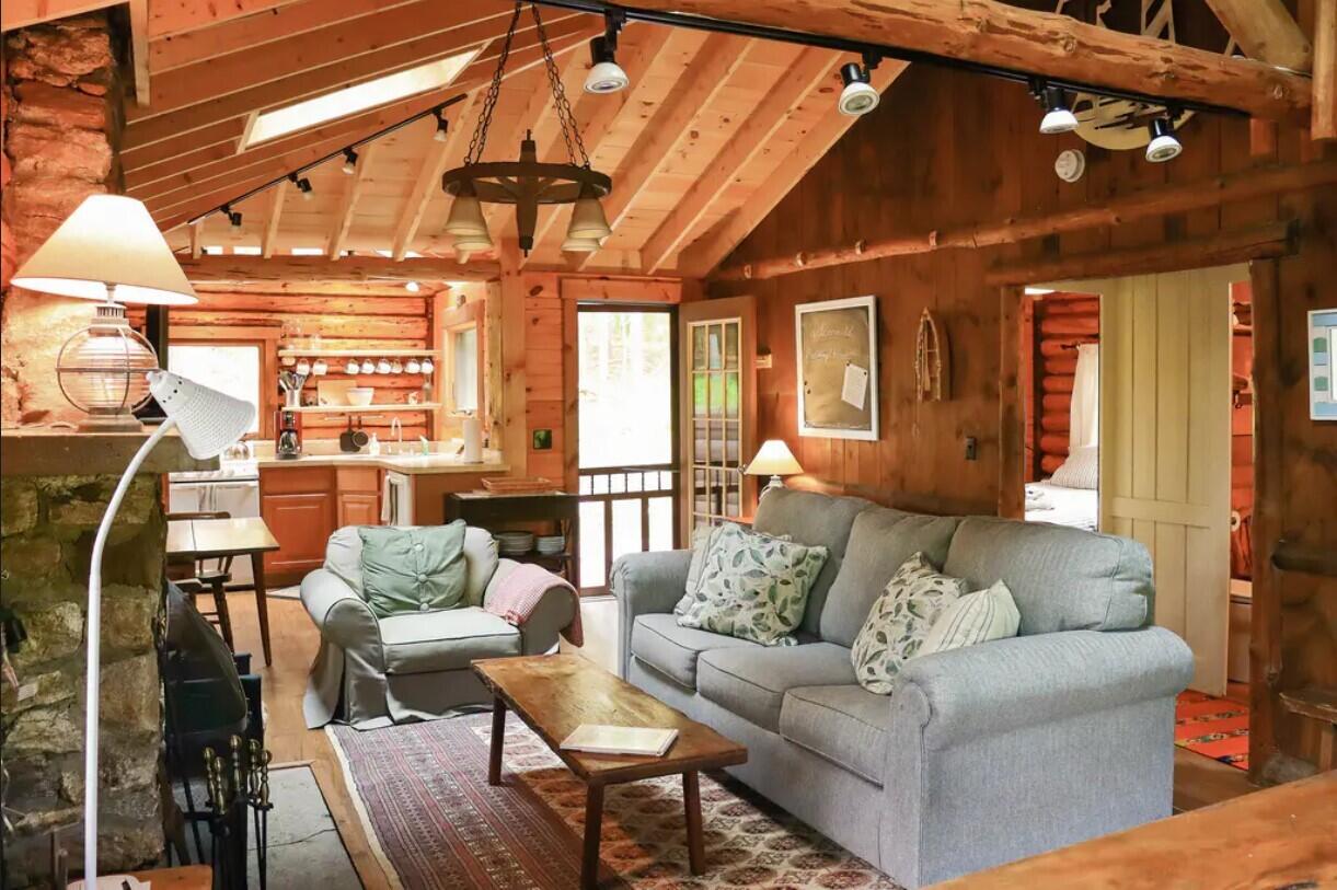 4 Crooked Pine Road Boothbay Harbor, ME 04538 - Photo 12 of 20 11 Living Room 3