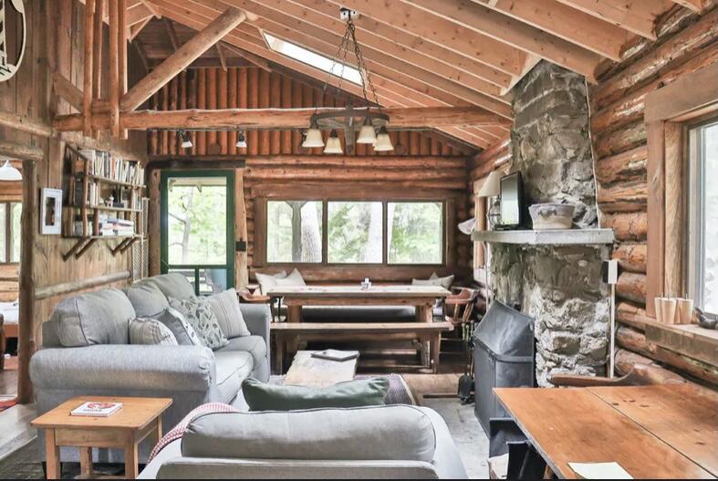 4 Crooked Pine Road Boothbay Harbor, ME 04538 - Photo 2 of 20 11_Living Room2_4 CP