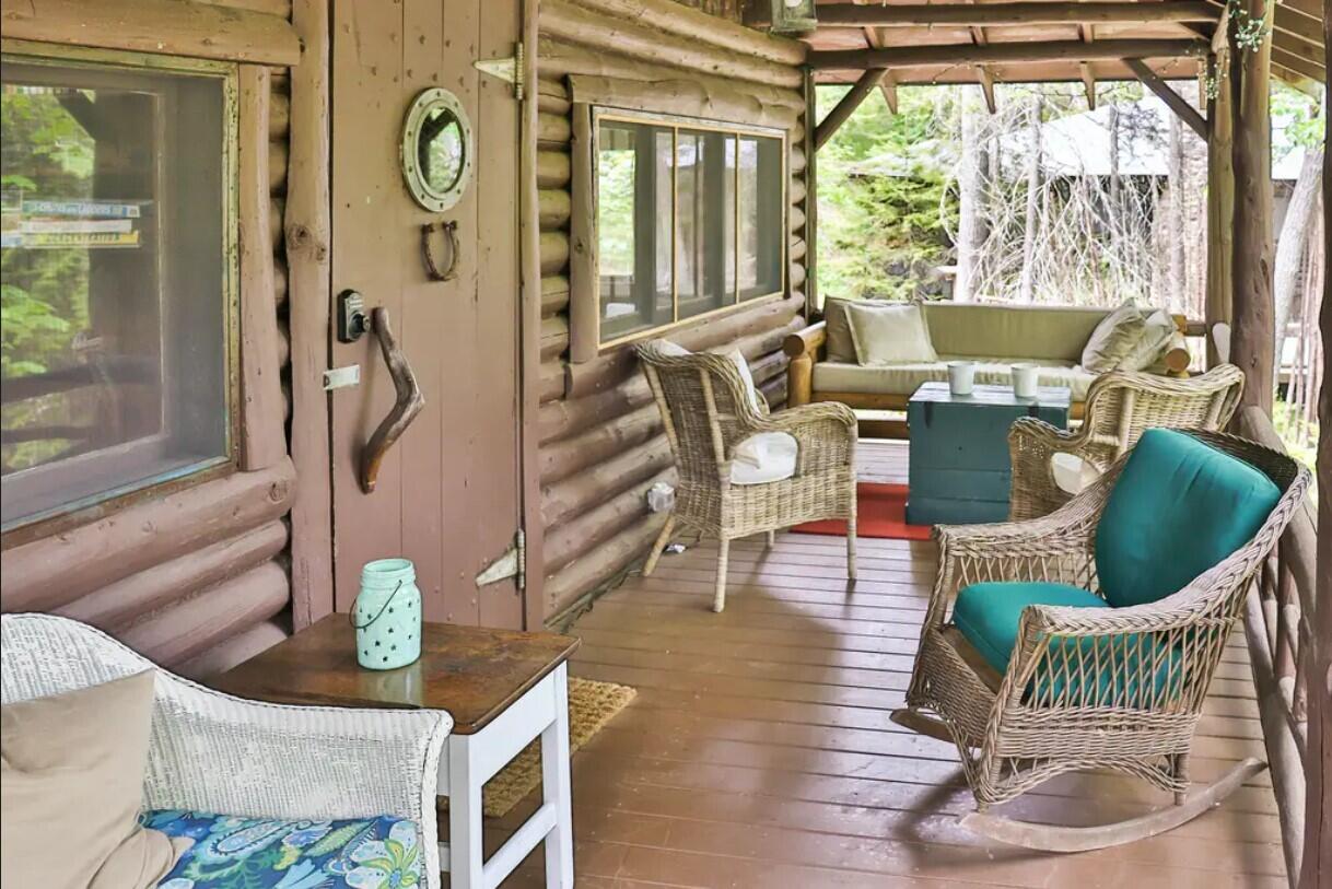 4 Crooked Pine Road Boothbay Harbor, ME 04538 - Photo 7 of 20 6 Porch 2