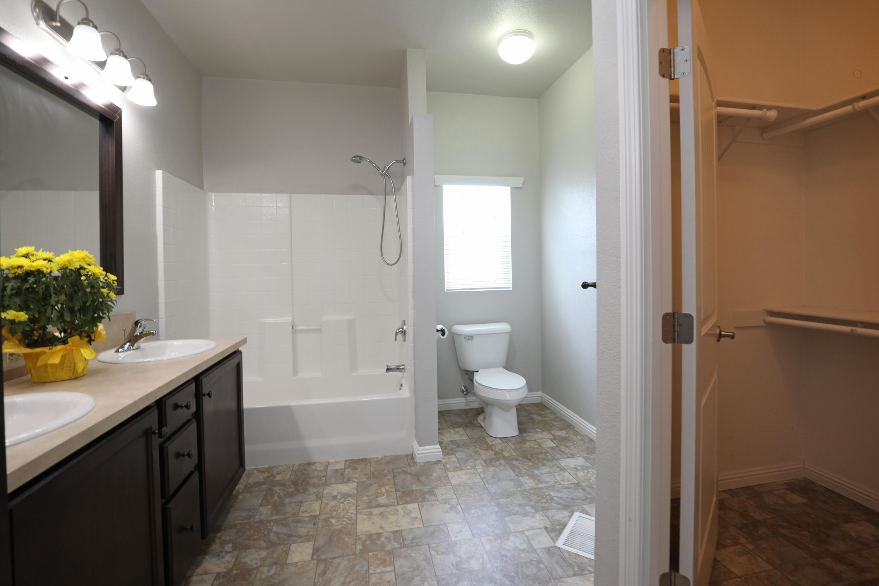 30 Winchester Canyon Road, Unit 119 Goleta, CA 93117 - Photo 11 of 19 Primary bath