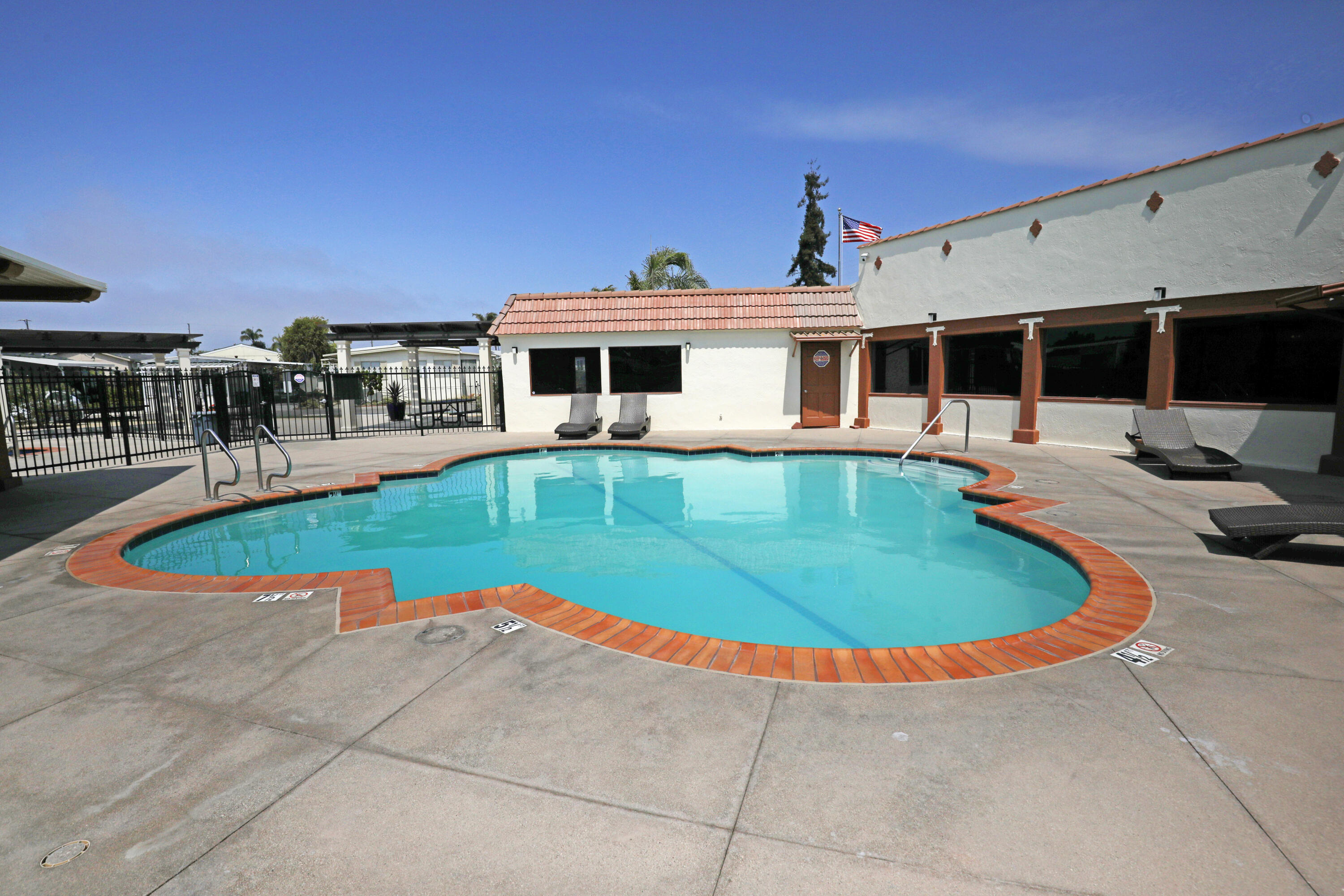 30 Winchester Canyon Road, Unit 119 Goleta, CA 93117 - Photo 18 of 19 Community pool