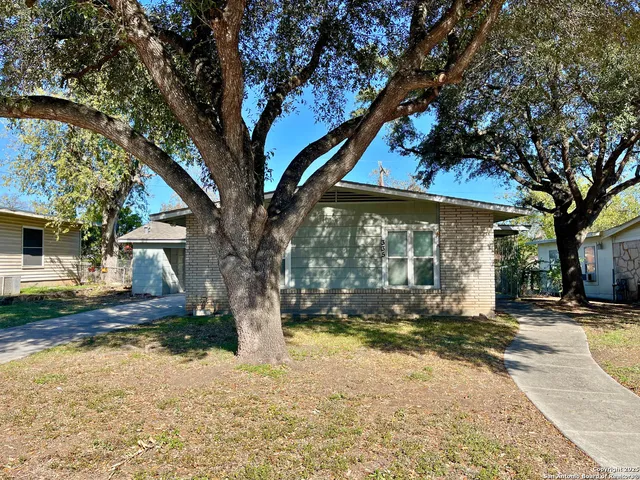 $1,450 | 335 Saratoga Drive, San Antonio, TX 78213