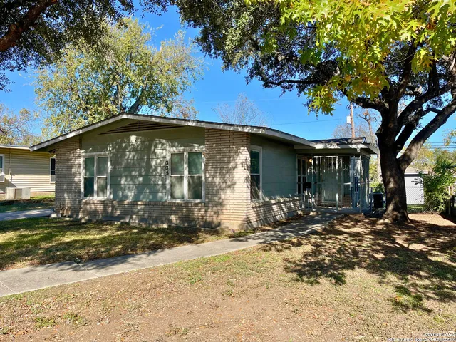 $1,450 | 335 Saratoga Drive, San Antonio, TX 78213