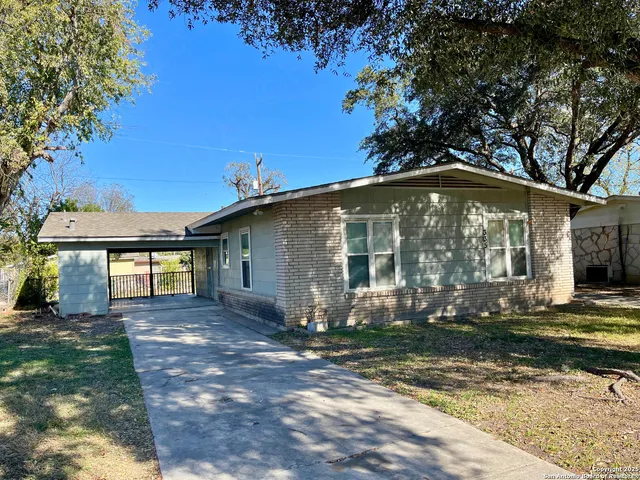 $1,450 | 335 Saratoga Drive, San Antonio, TX 78213