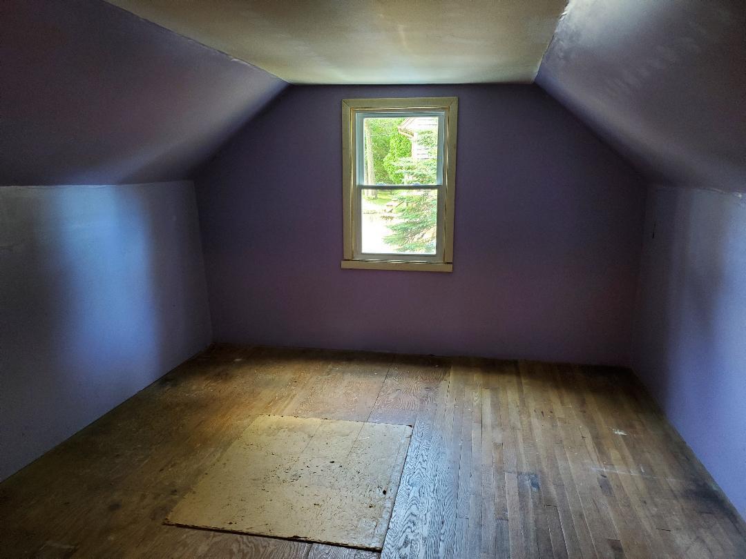 274 Lincoln Road Barnstable, MA 02601 - Photo 13 of 16 274 lincoln upstairs bed 2