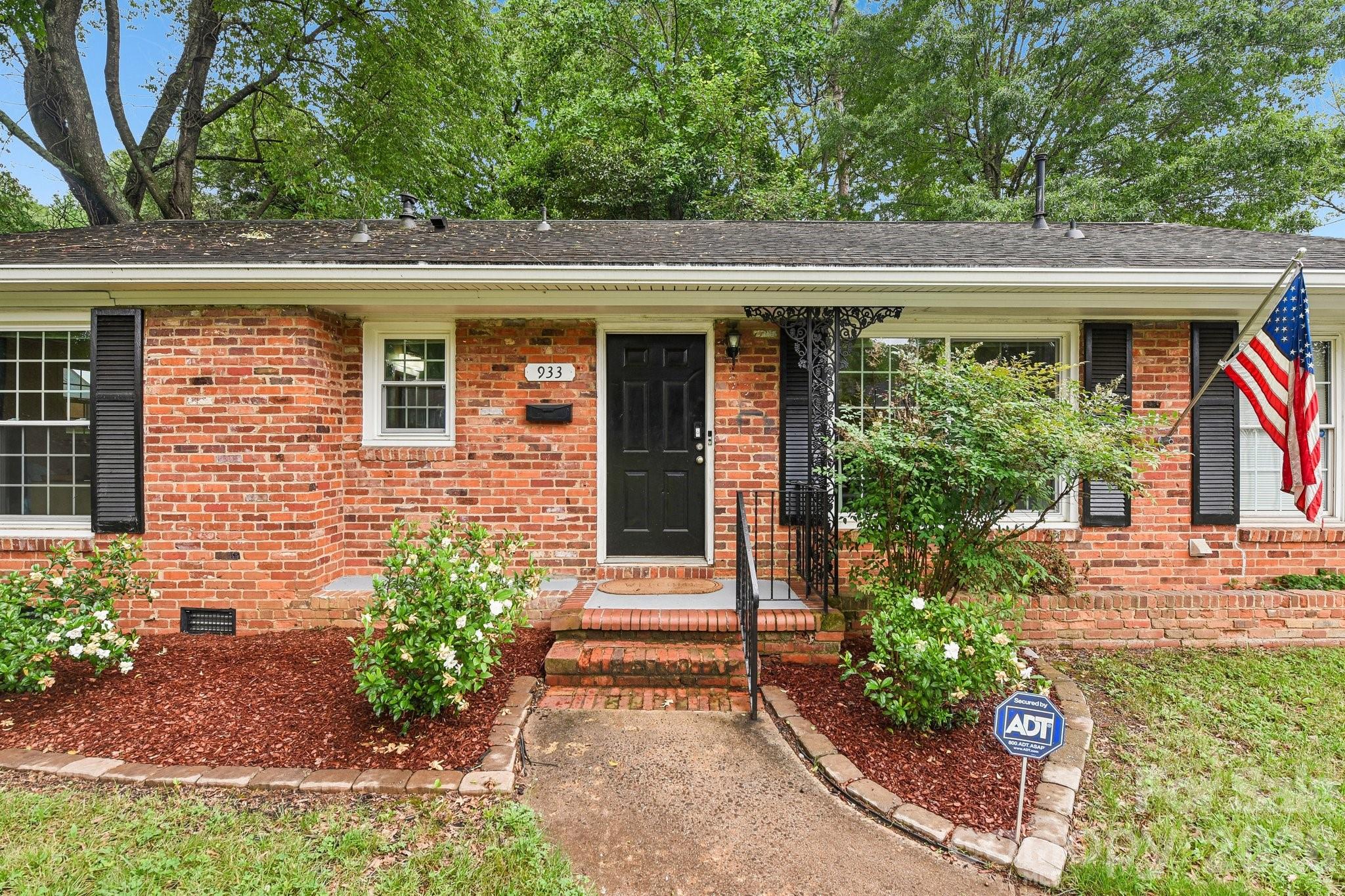 933 Clanton Road Charlotte, NC 28217 - Photo 3 of 25