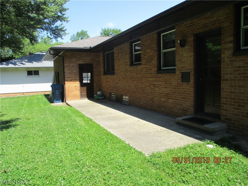 21516 Mastick Road Cleveland, OH 44126 - Photo 12 of 34