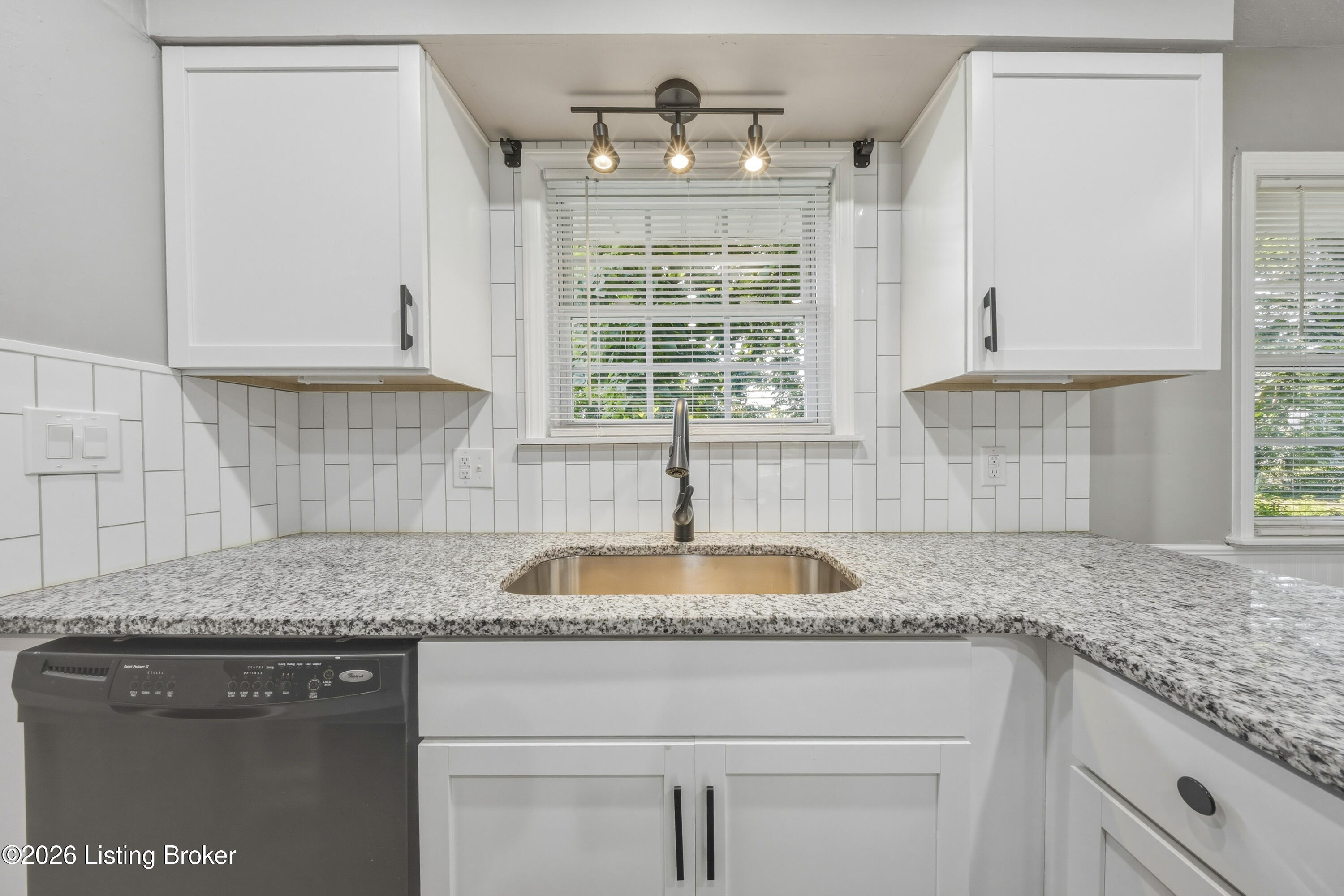 10501 Blue Lick Road Louisville, KY 40229 - Photo 12 of 36 14__r7a6612