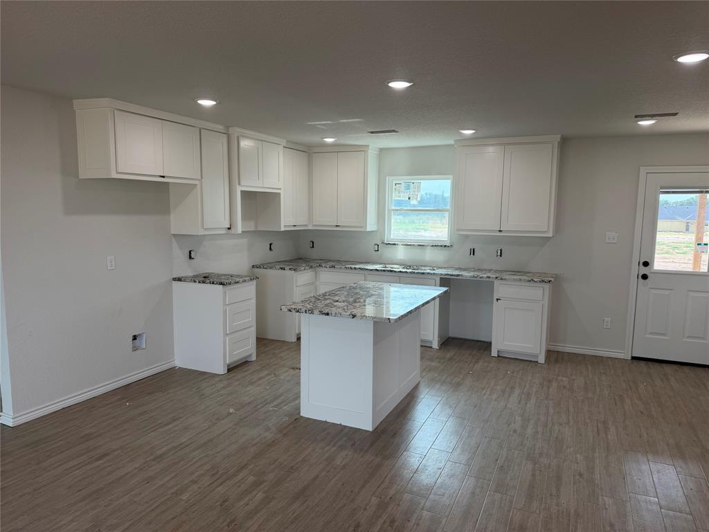 333 Myers Drive Springtown, TX 76082 - Photo 2 of 7