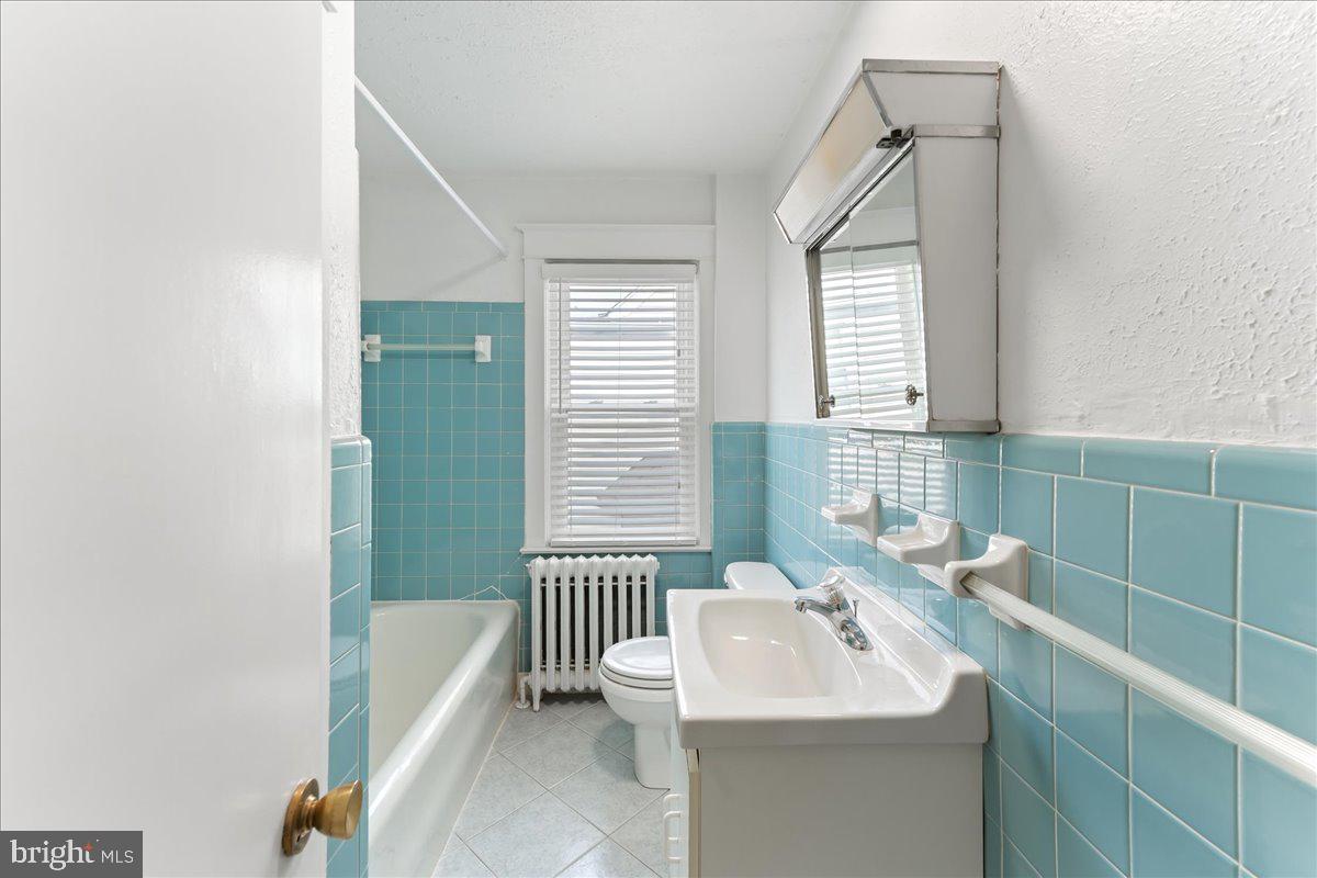 116 Harding Avenue Havertown, PA 19083 - Photo 26 of 29 Hall Bathroom