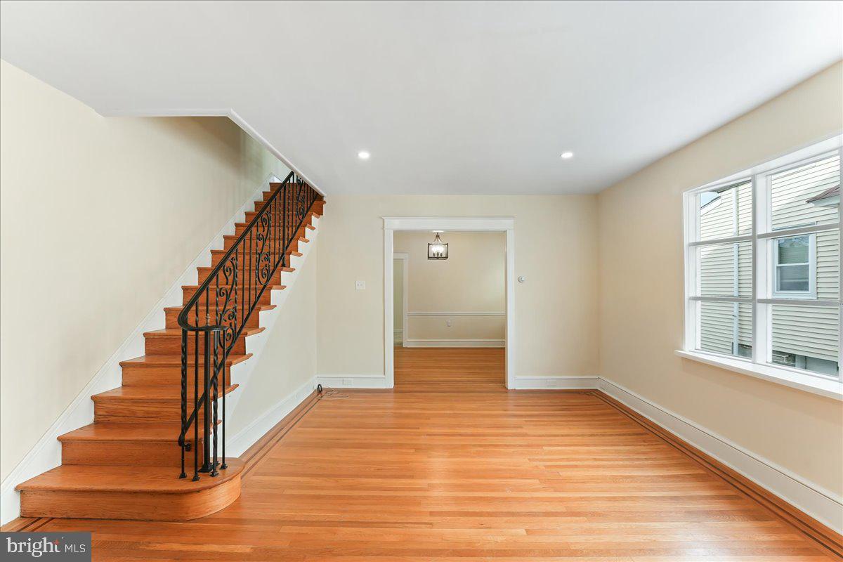 116 Harding Avenue Havertown, PA 19083 - Photo 5 of 29 Living Room
