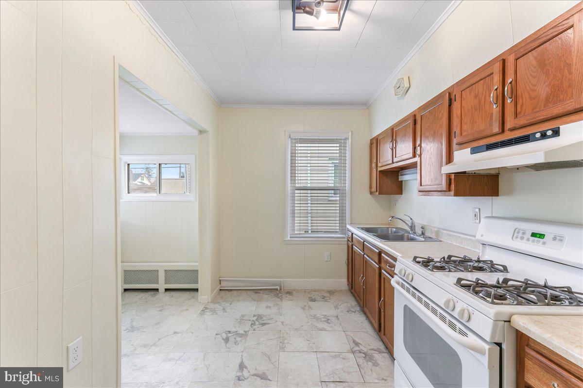 116 Harding Avenue Havertown, PA 19083 - Photo 9 of 29 Kitchen