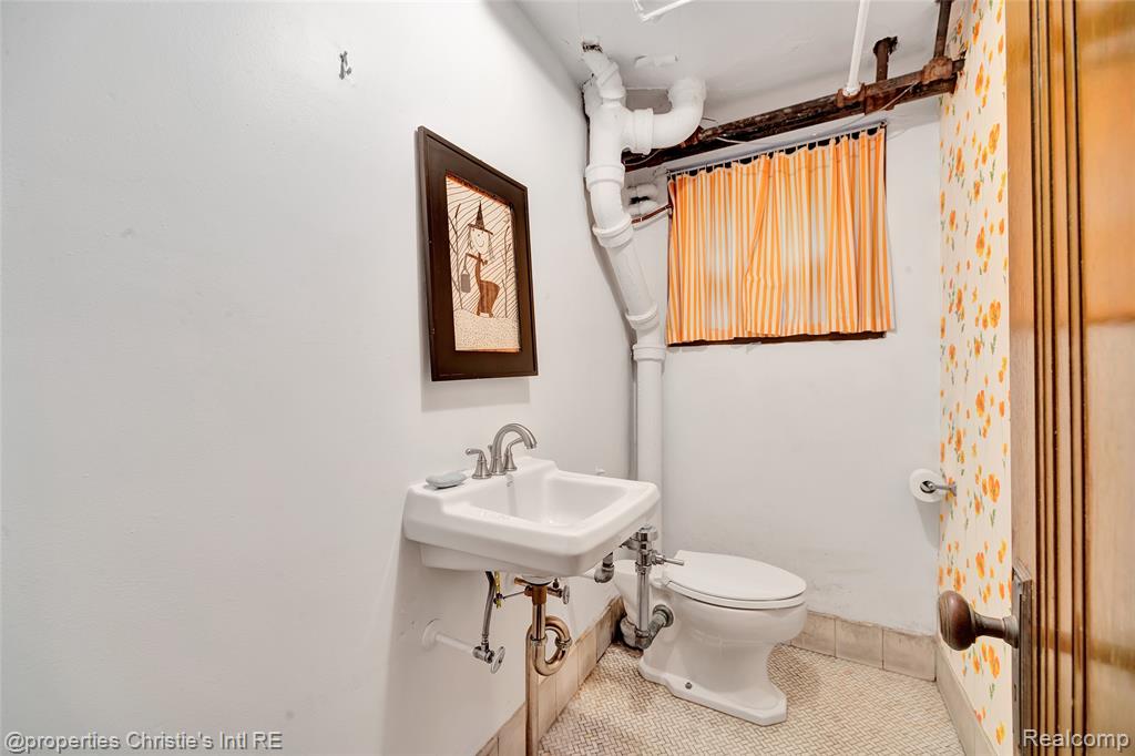 19635 Shrewsbury Road Detroit, MI 48221 - Photo 58 of 80 Gallery Image 58