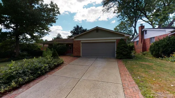 $3,400 | 2235 Prairie Street, Ann Arbor, MI 48105