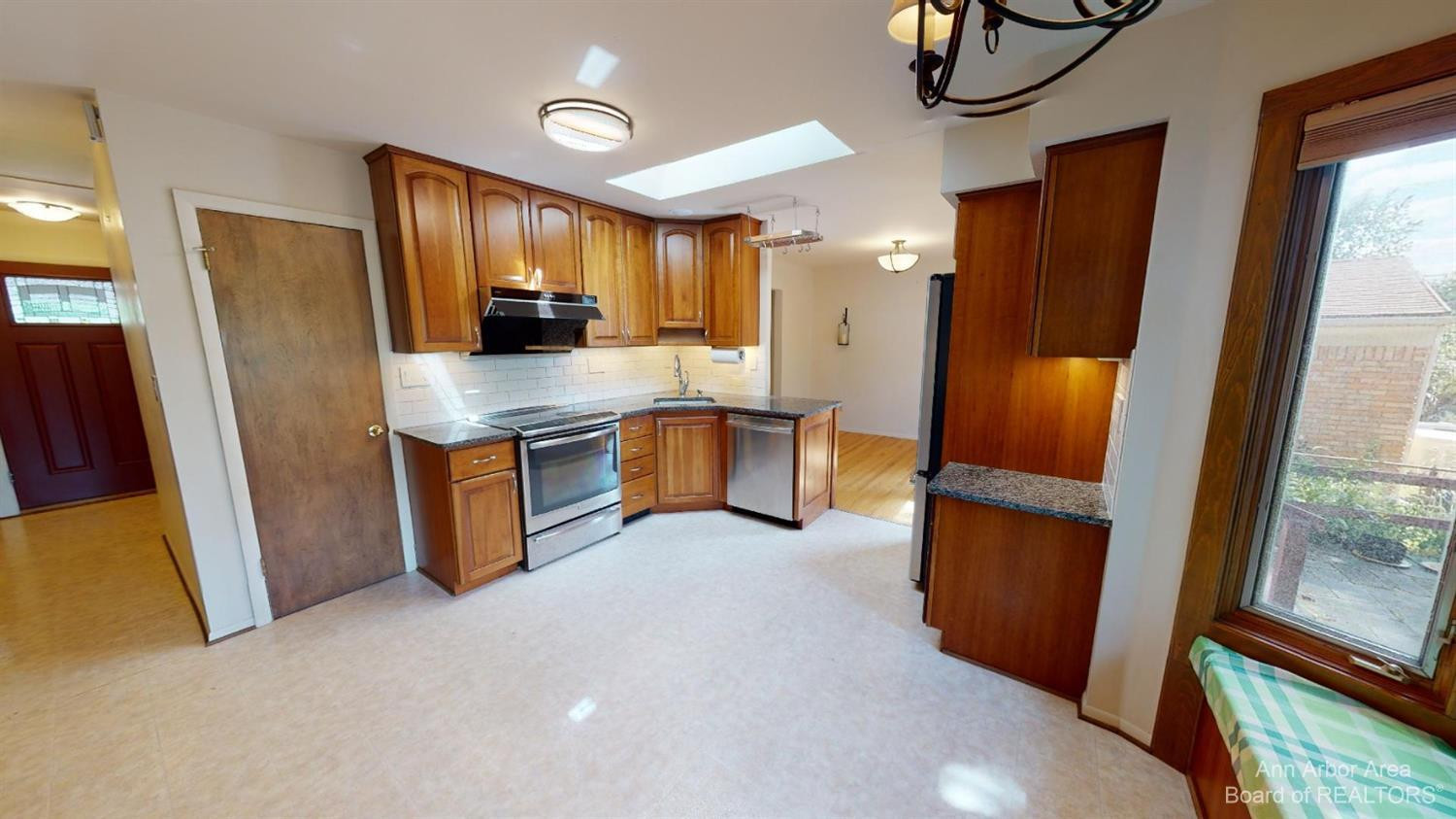 2235 Prairie Street Ann Arbor, MI 48105 - Photo 3 of 34 Photo 3