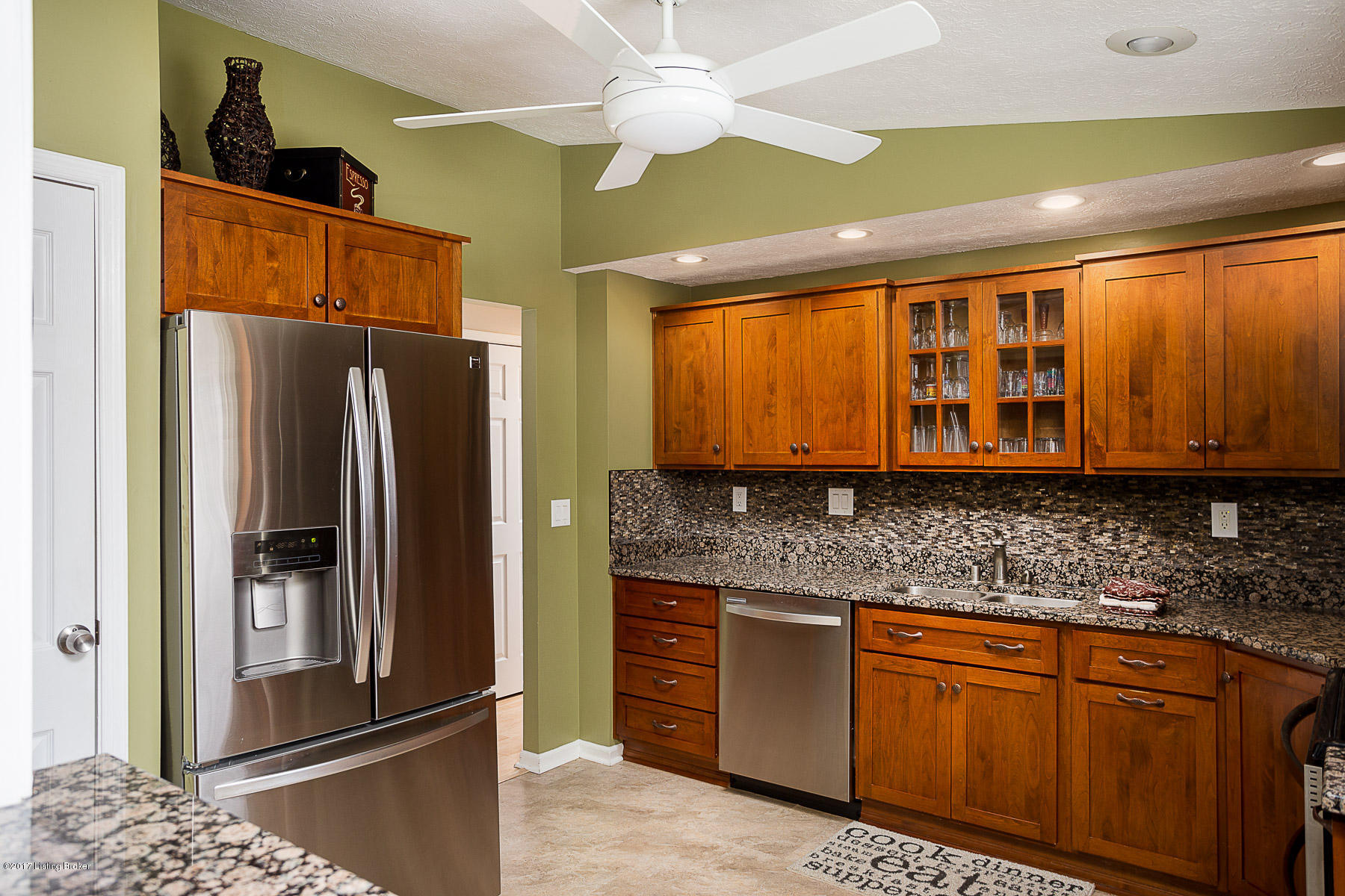 302 Hemingway Road Louisville, KY 40207 - Photo 9 of 29 Kitchen