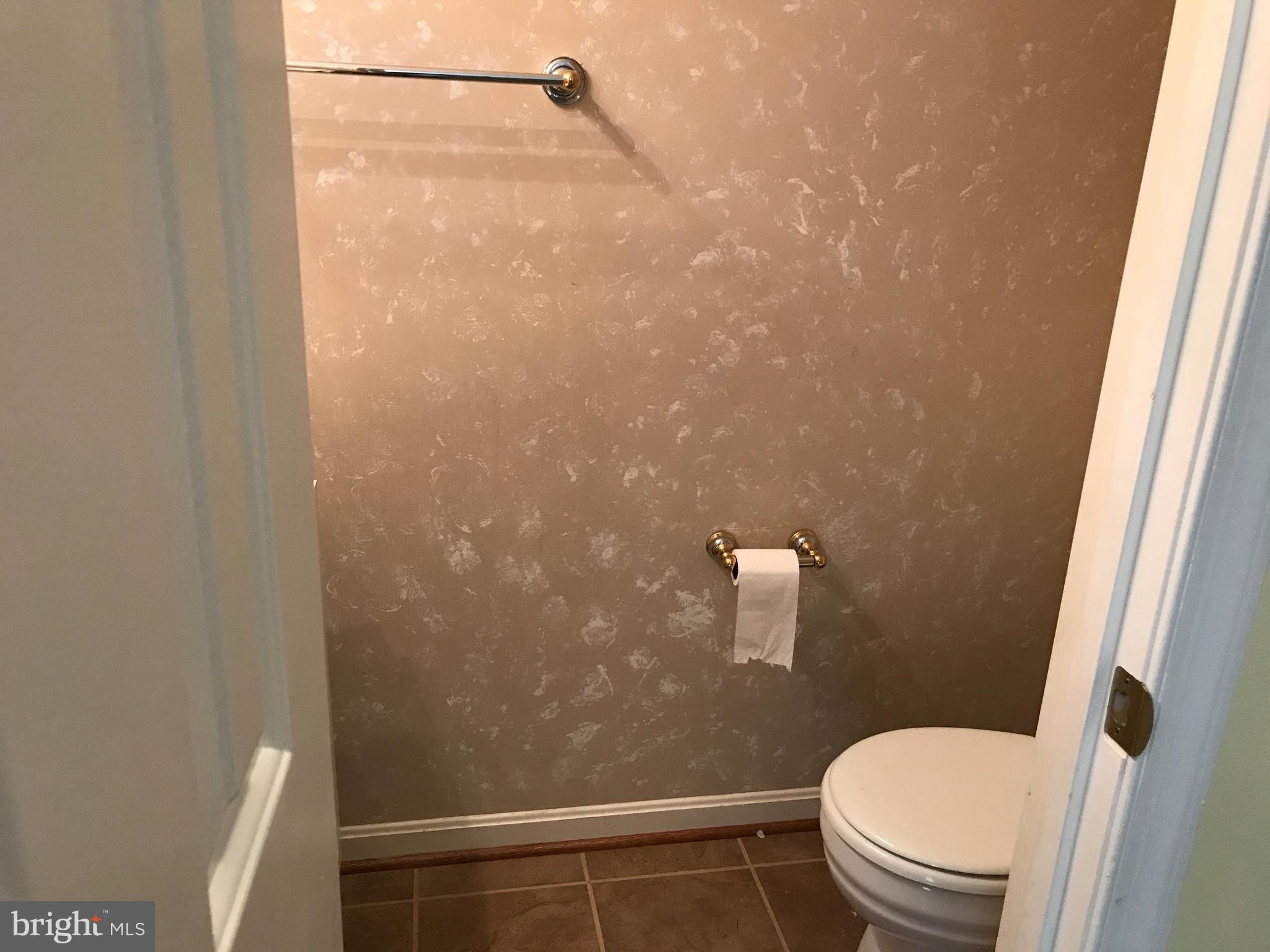 208 Crossing Road Fredericksburg, VA 22406 - Photo 8 of 21 1/2 Bath