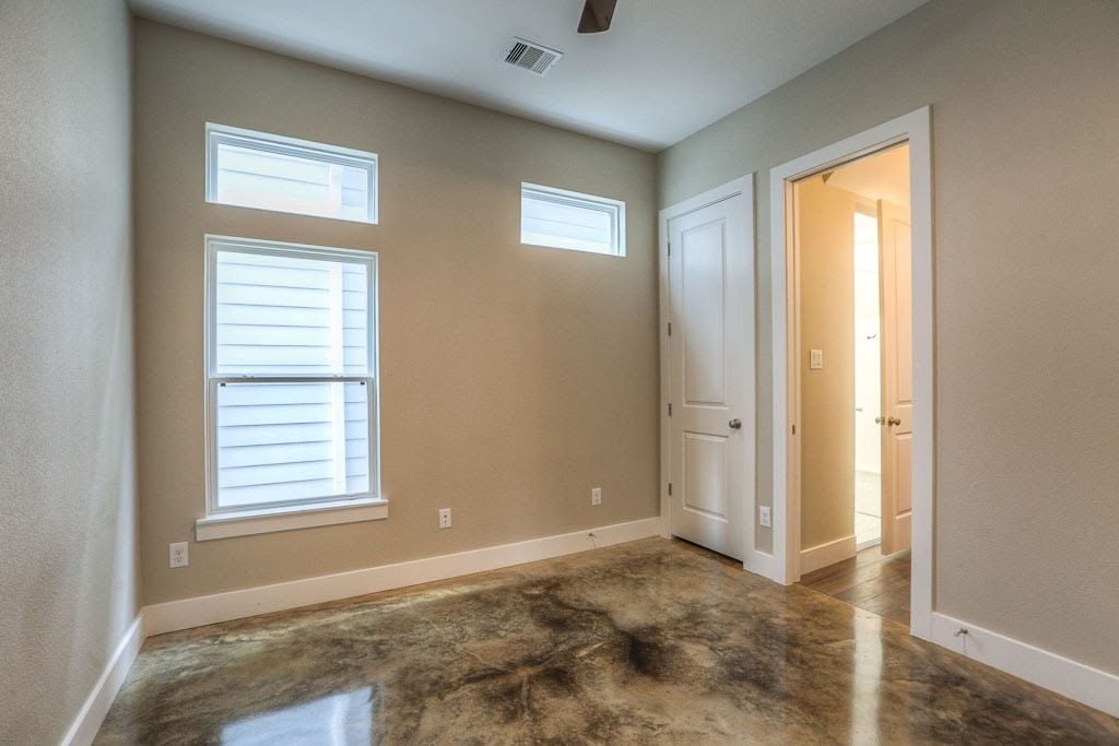 3619 Alba Road Houston, TX 77018 - Photo 11 of 34 1st floor- Bedroom/Guestroom/Study w/ full bathroom and closet