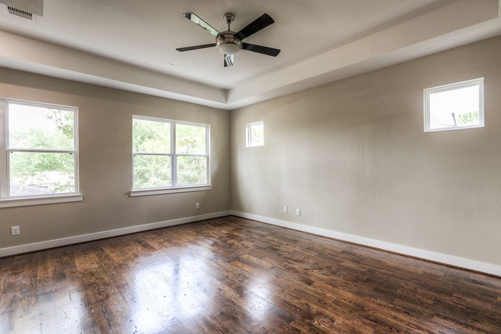 3619 Alba Road Houston, TX 77018 - Photo 20 of 34 2nd floor- Large primary bedroom w/ ensuite bathroom